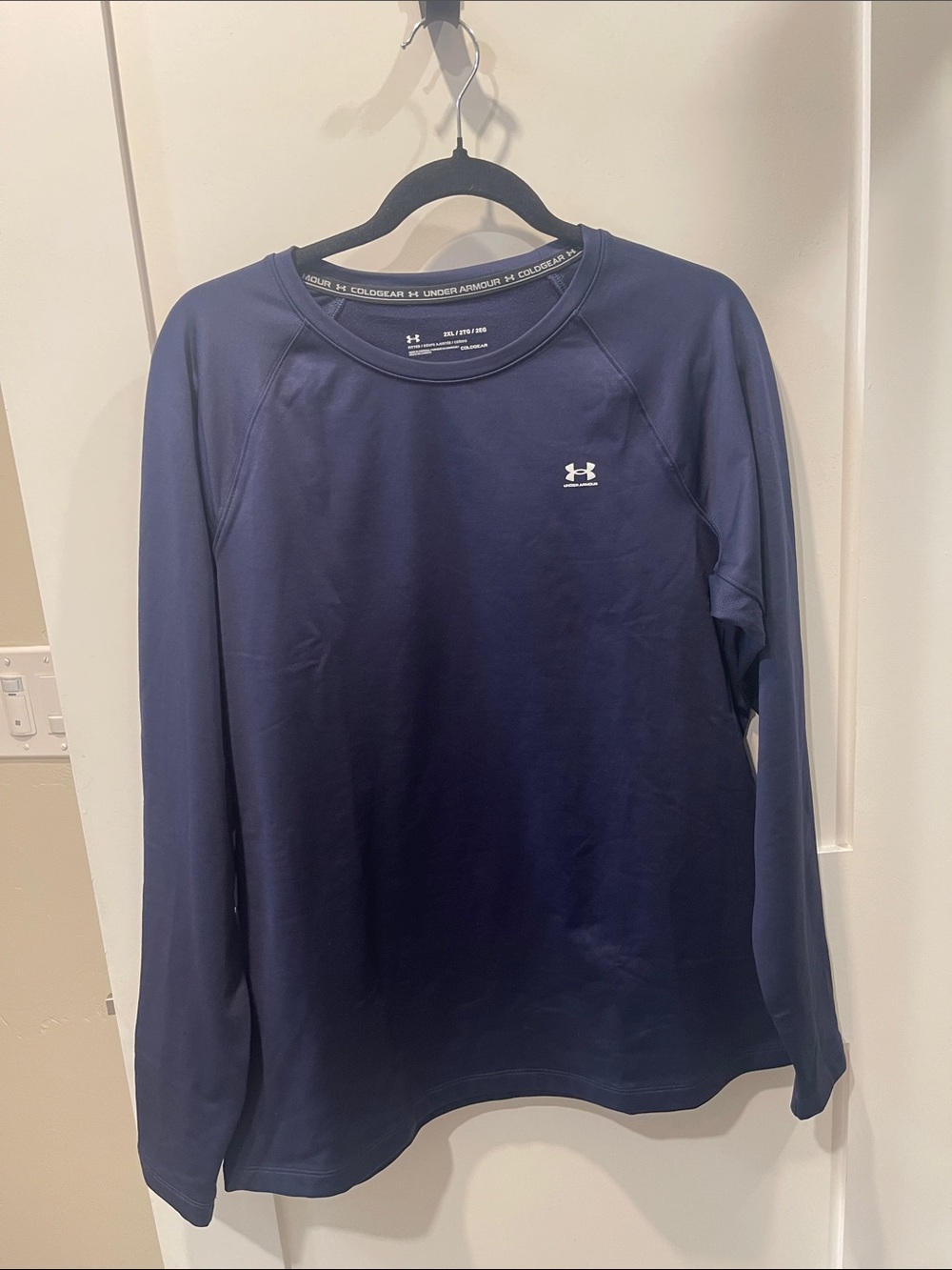 Under Armour Navy Long-Sleeve Crew Performance Shirt